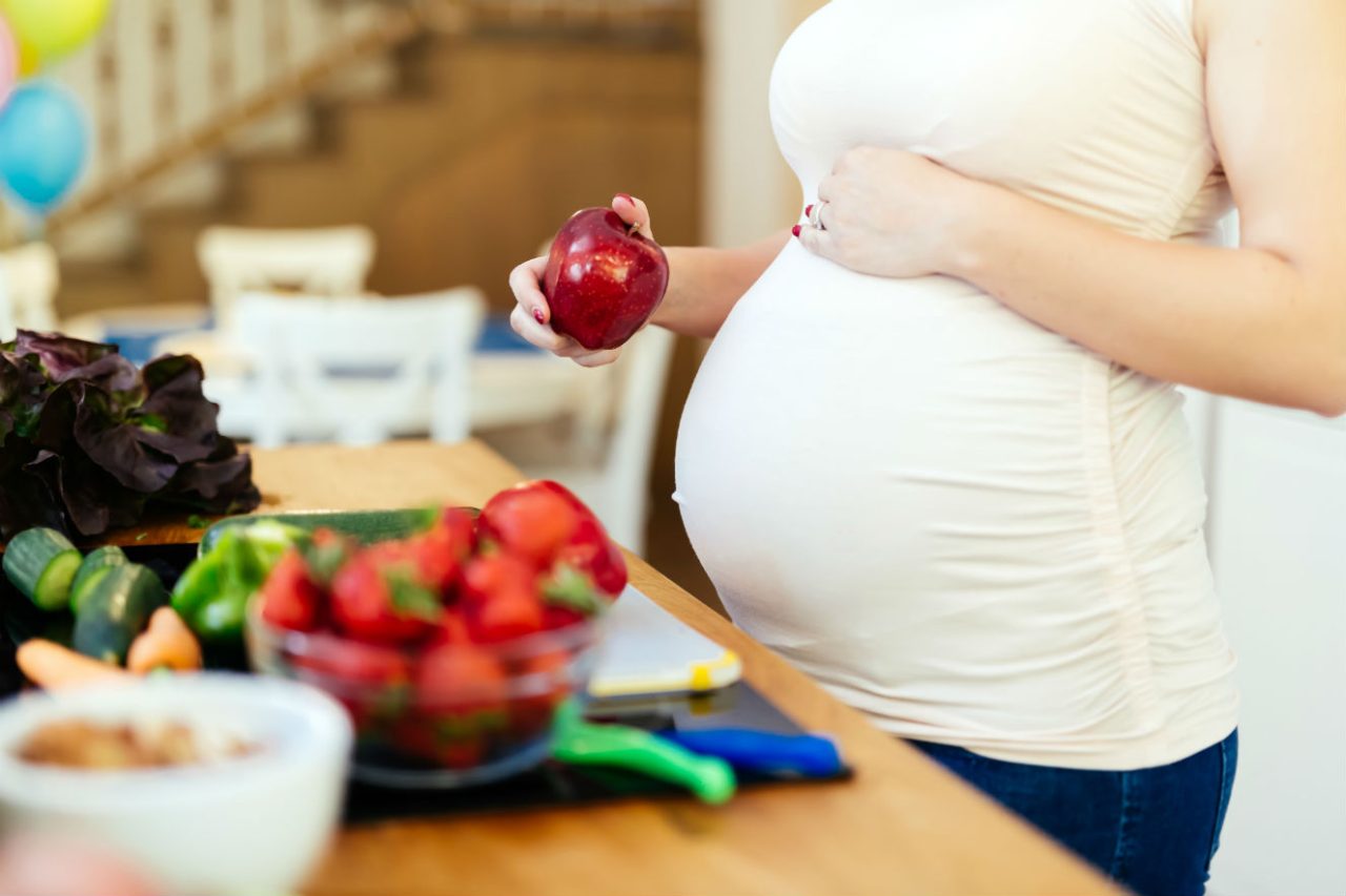 Colina na gestação: como a alimentação materna pode influenciar o desenvolvimento cerebral do bebê